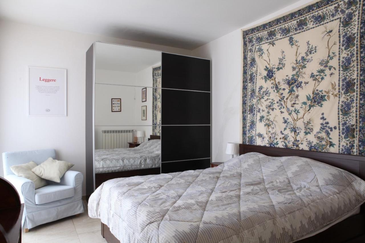Terrace Apartment Close To Metro Station Mailand Exterior foto