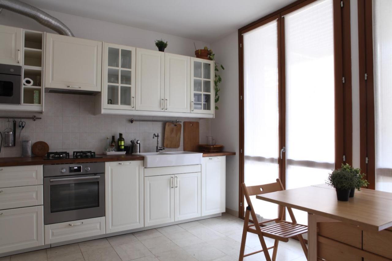 Terrace Apartment Close To Metro Station Mailand Exterior foto