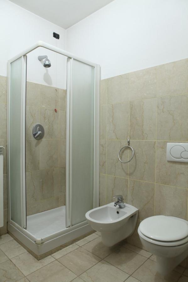 Terrace Apartment Close To Metro Station Mailand Exterior foto